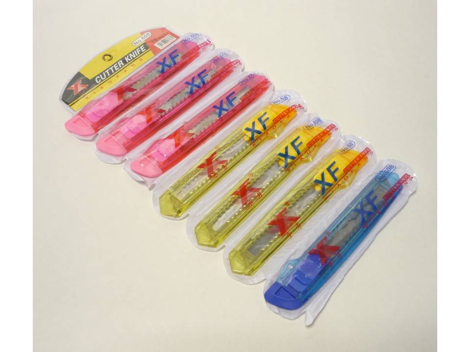 Estilete 18mm. economico plastico