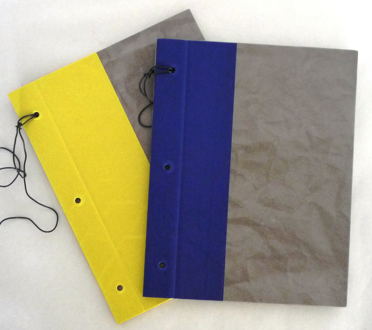 Carpeta n3 cuerito gris